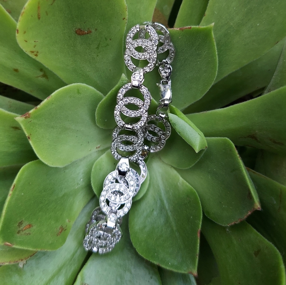 Ladies 14k White Gold Diamond Chanel style Bracelet
